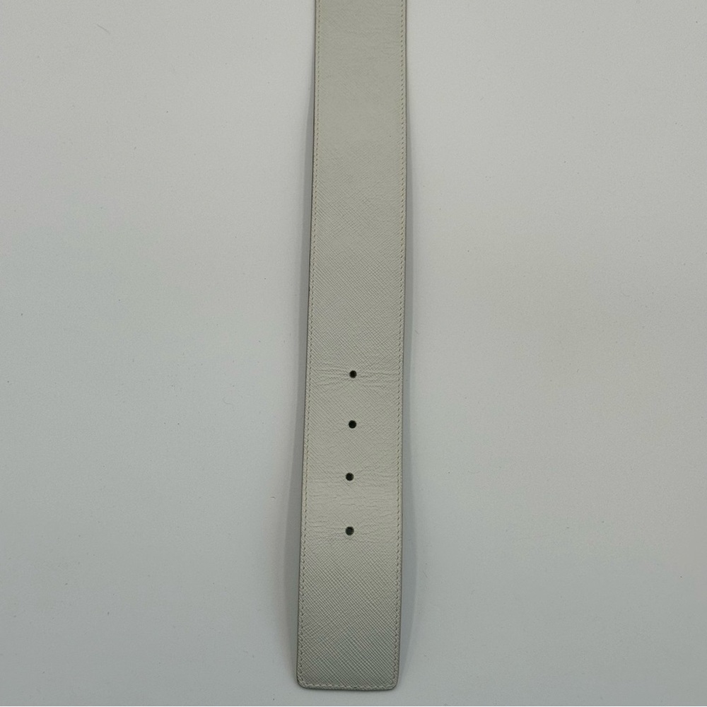 (SOLD) Salvatore Ferragamo Light Gray Fashion Belt (237132) Size 80 - Picture 4 of 12